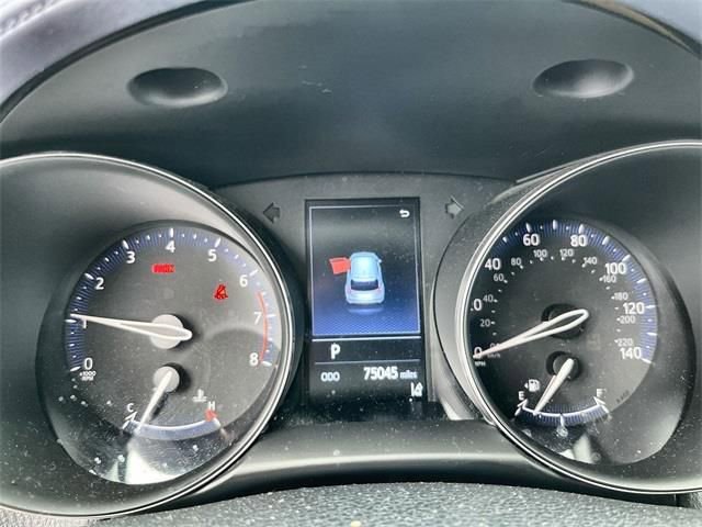 Used 2022 Toyota C-HR XLE image 24