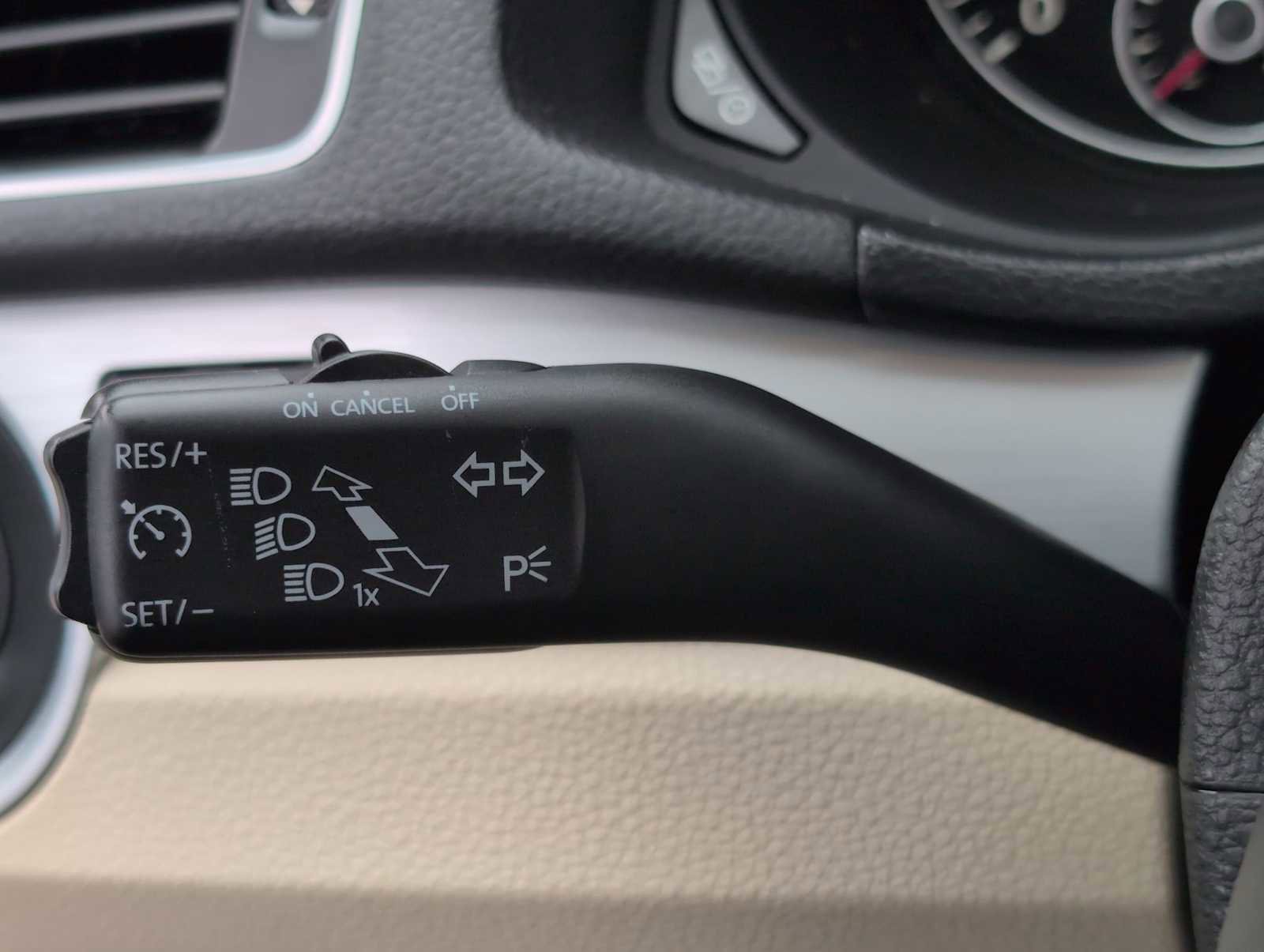 Used 2013 Volkswagen Passat 2.5 SE image 27