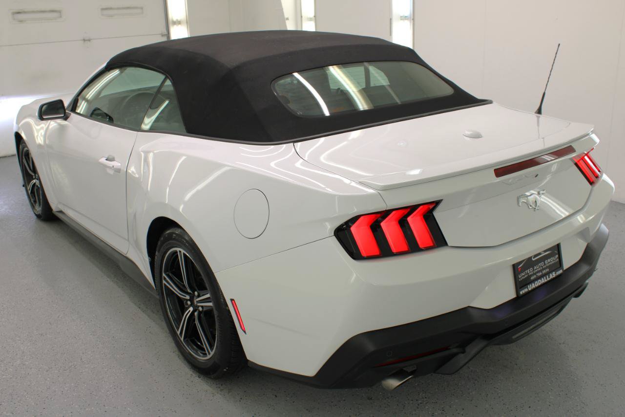 Used 2025 Ford Mustang Premium RWD image 30