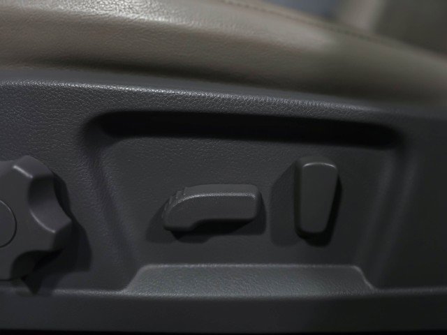 Used 2019 Nissan NV 3500 SL image 28