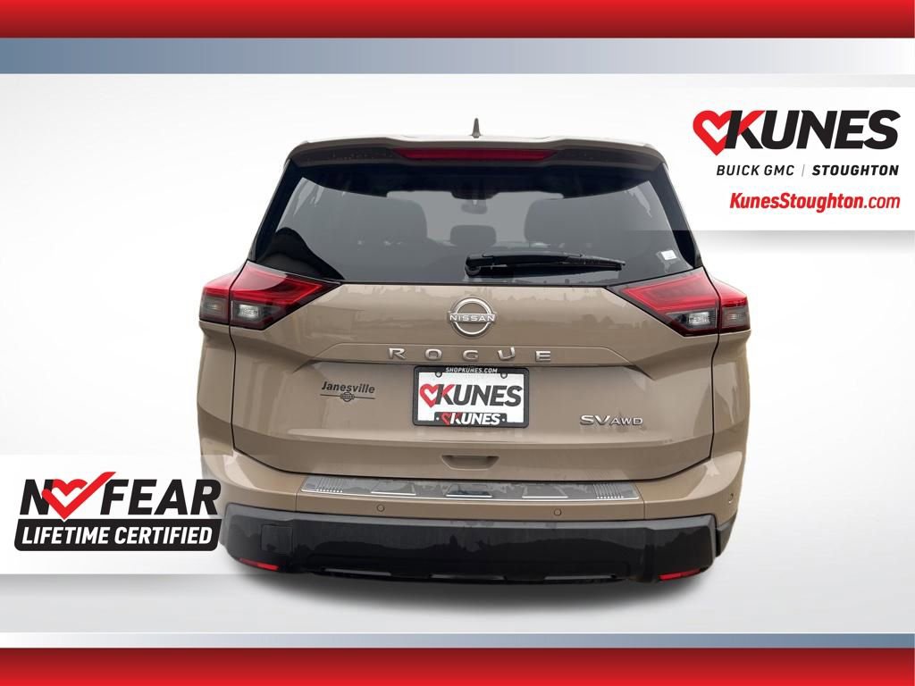 Used 2024 Nissan Rogue SV w/ SV Premium Package image 10