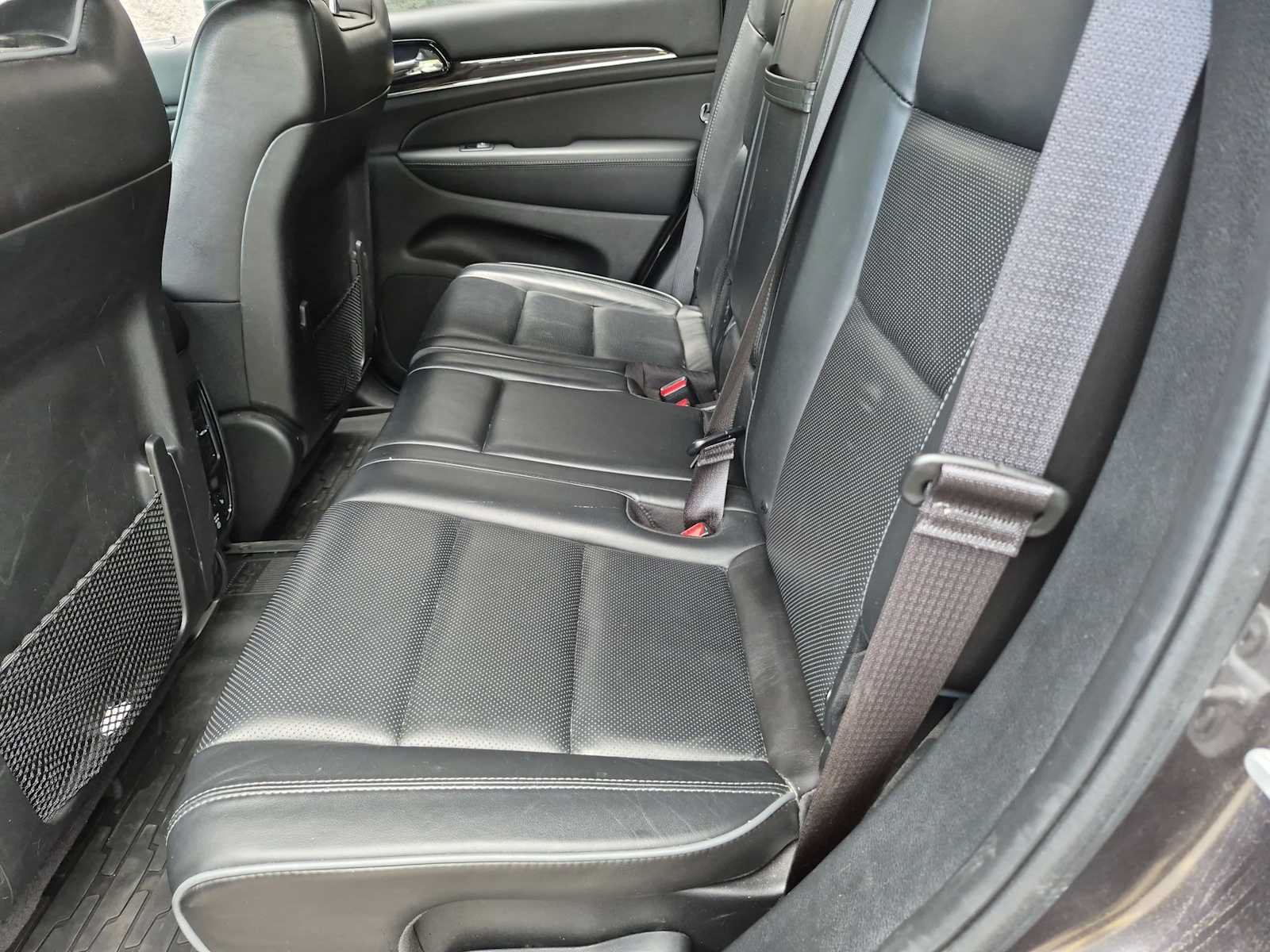 Used 2020 Jeep Grand Cherokee Overland AWD/4WD image 19
