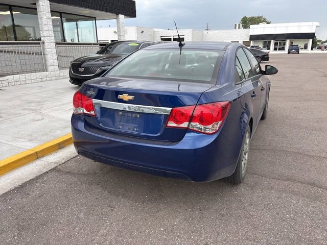 Used 2013 Chevrolet Cruze LS FWD image 7