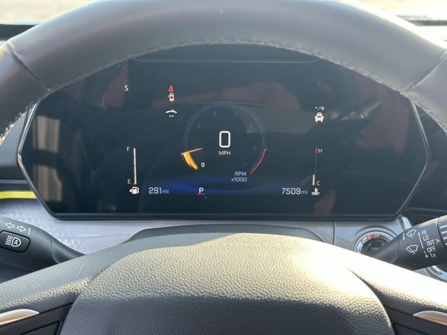 Certified 2025 Chevrolet Trax LT w/ Driver Confidence Package image 8