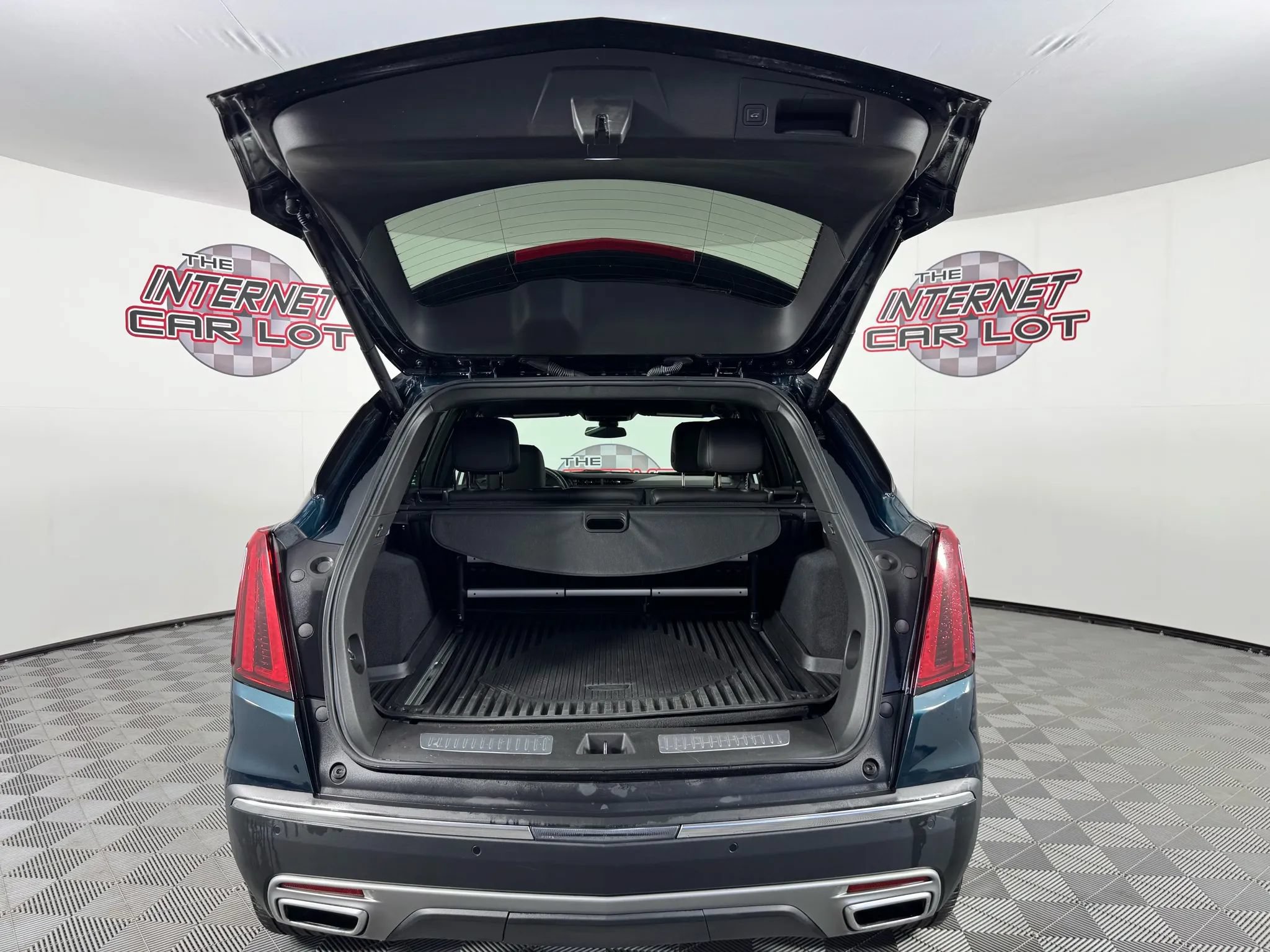 Used 2024 Cadillac XT5 Premium Luxury w/ LPO, Floor Liner Package AWD/4WD image 29