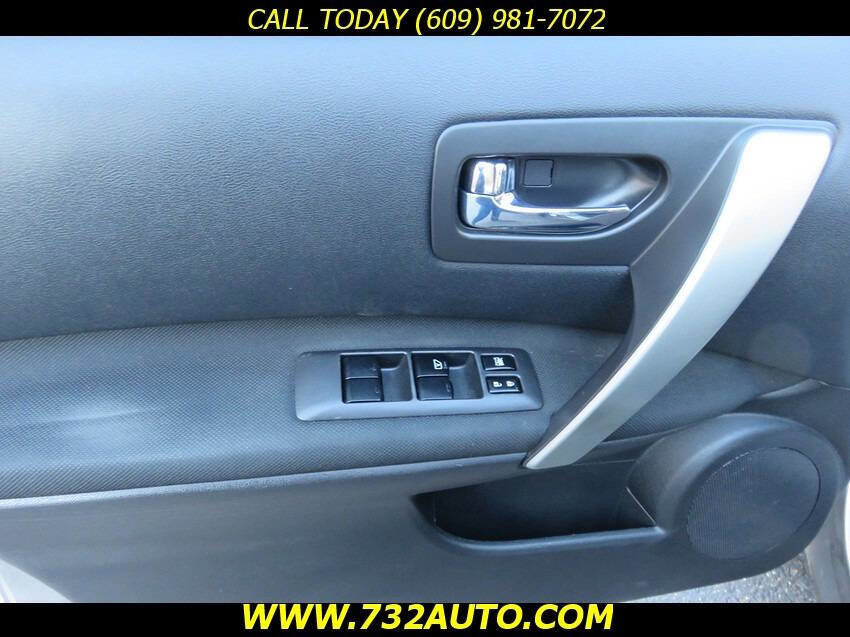 Used 2009 Nissan Rogue SL w/ Premium Pkg image 21
