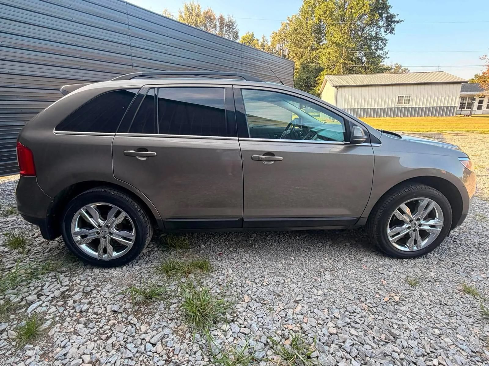 Used 2013 Ford Edge Limited w/ Driver Entry Pkg FWD image 4