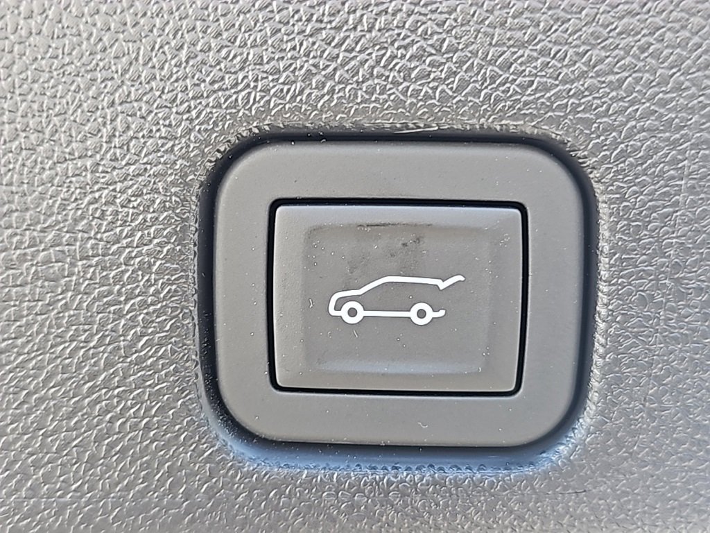 New 2026 GMC Acadia Denali w/ Super Cruise Package image 8