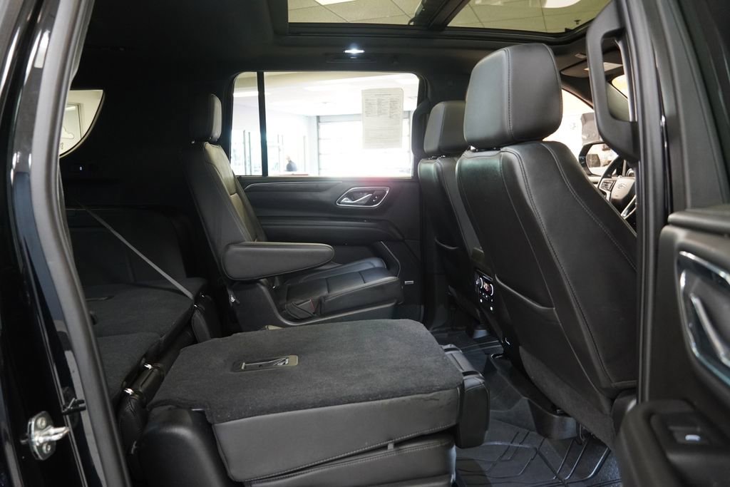 Used 2021 Chevrolet Suburban Z71 w/ Z71 Signature Package AWD/4WD image 36