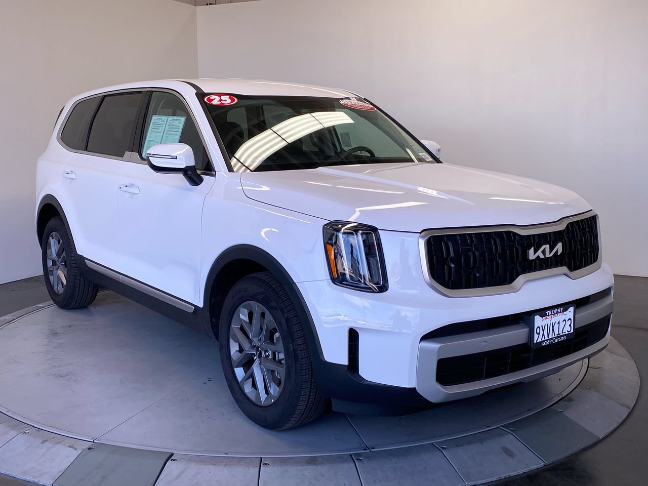 Certified 2025 Kia Telluride LX FWD image 7