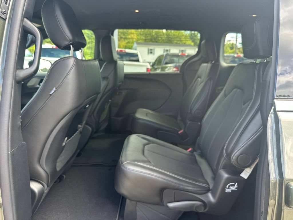 New 2027 Chrysler Pacifica Select AWD/4WD image 26