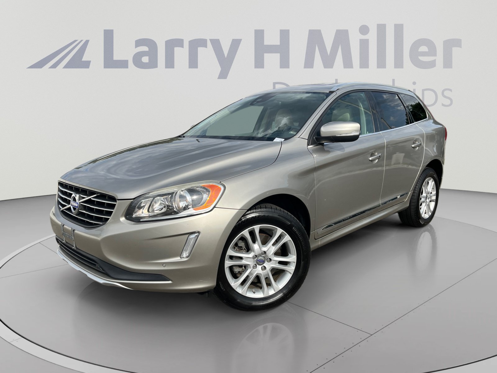Used 2015 Volvo XC60 T5 w/ Proximity Package