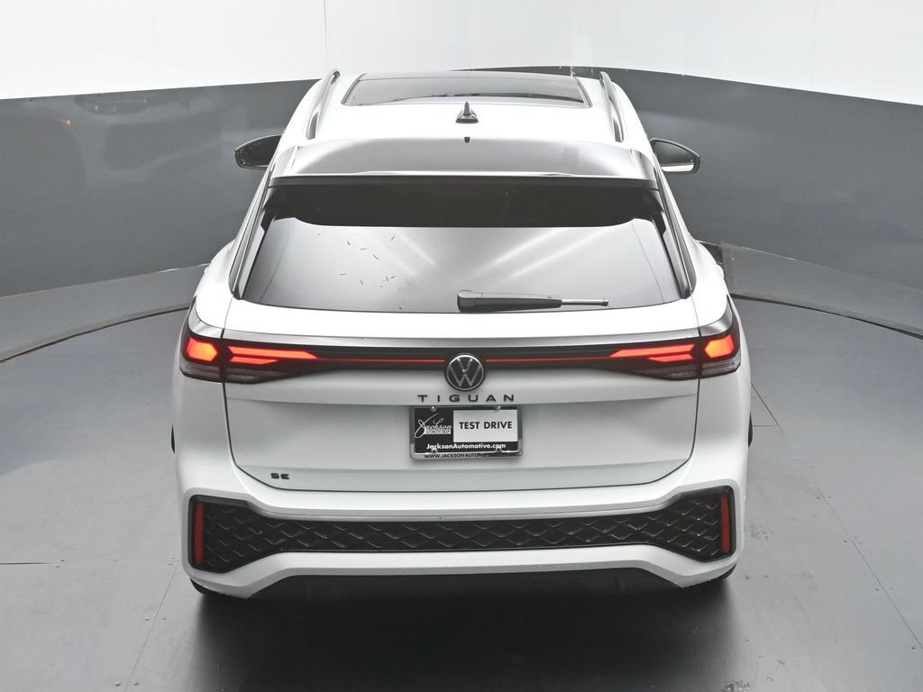 New 2026 Volkswagen Tiguan SE R-Line FWD image 47