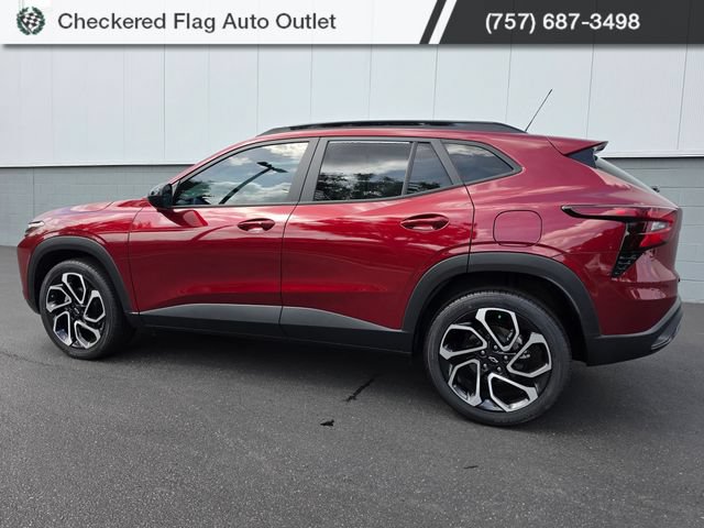 Used 2024 Chevrolet Trax RS w/ Sunroof Package FWD image 4