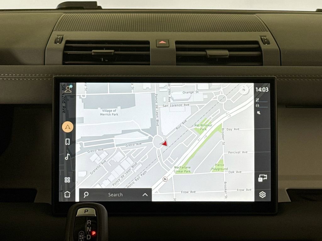 Used 2025 Land Rover Defender 110 S image 24