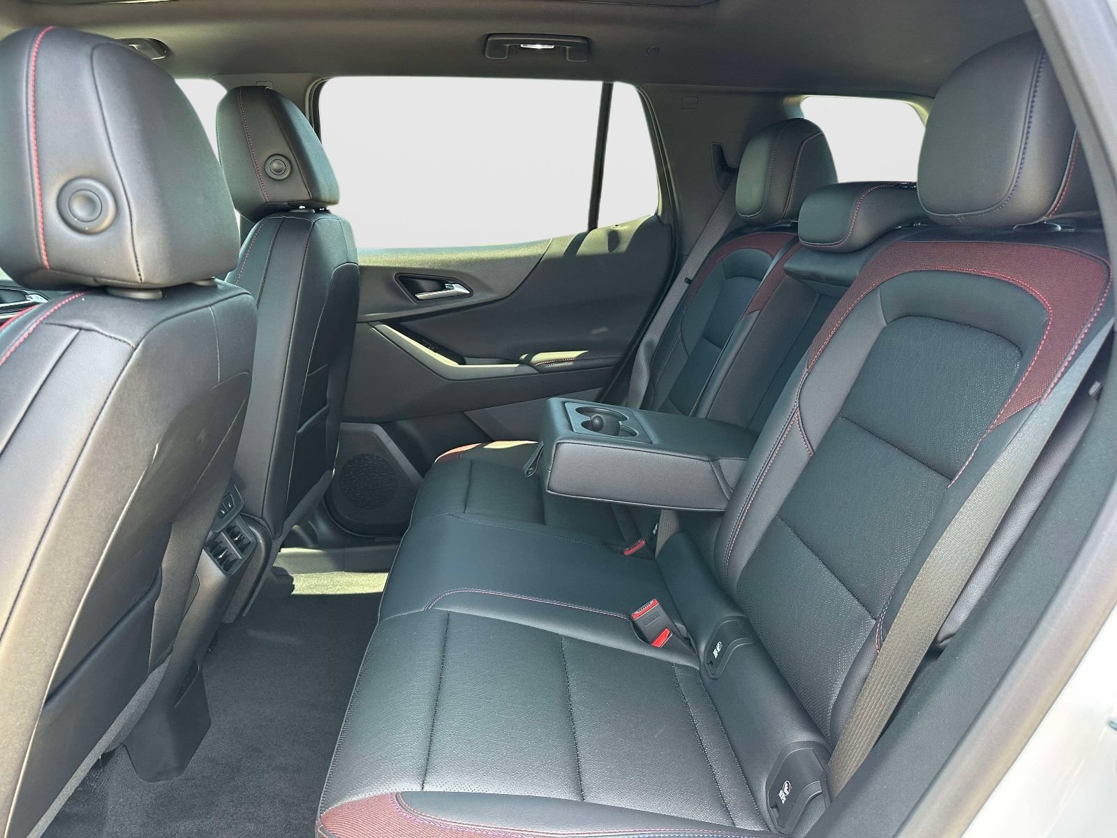 Used 2025 Chevrolet Equinox RS w/ Safety and Technology Package AWD/4WD image 13