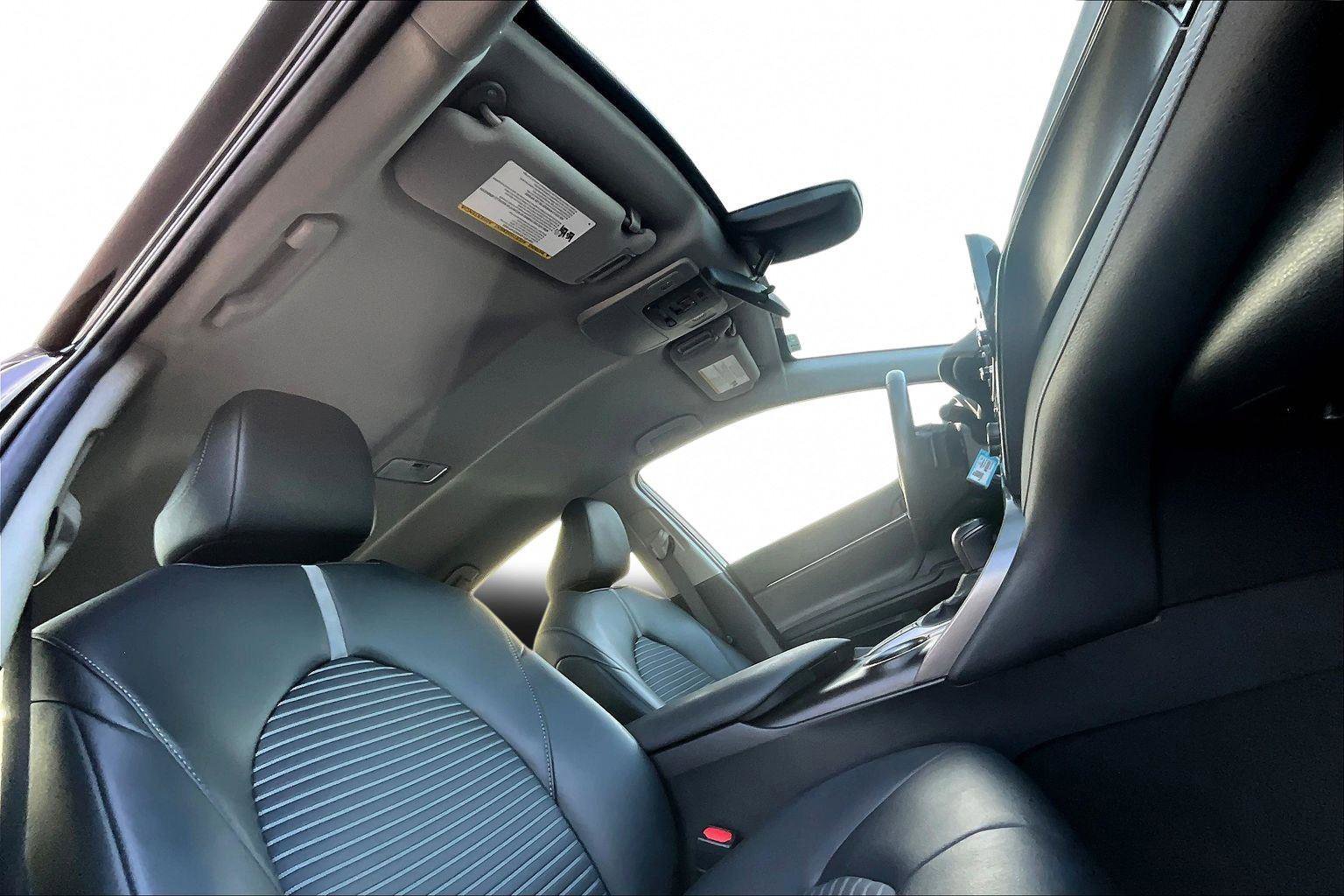 Used 2024 Toyota Camry SE image 21