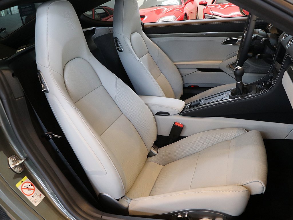 Used 2025 Porsche 718 Cayman GT4 image 19