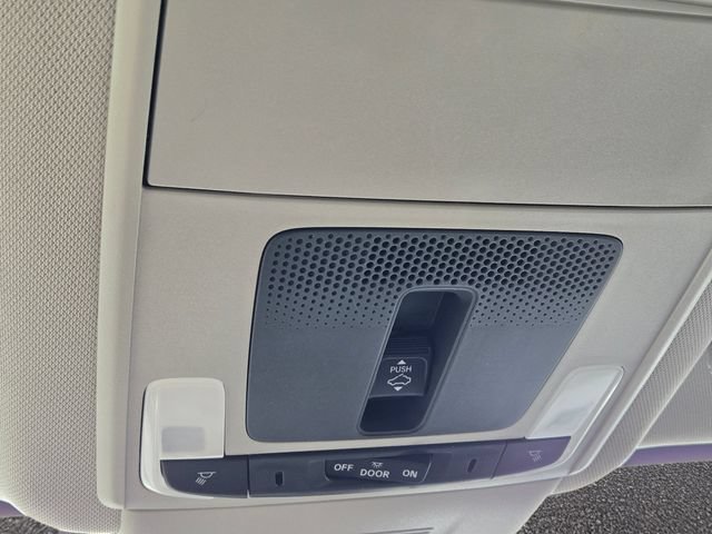 Used 2025 Honda CR-V EX-L image 30