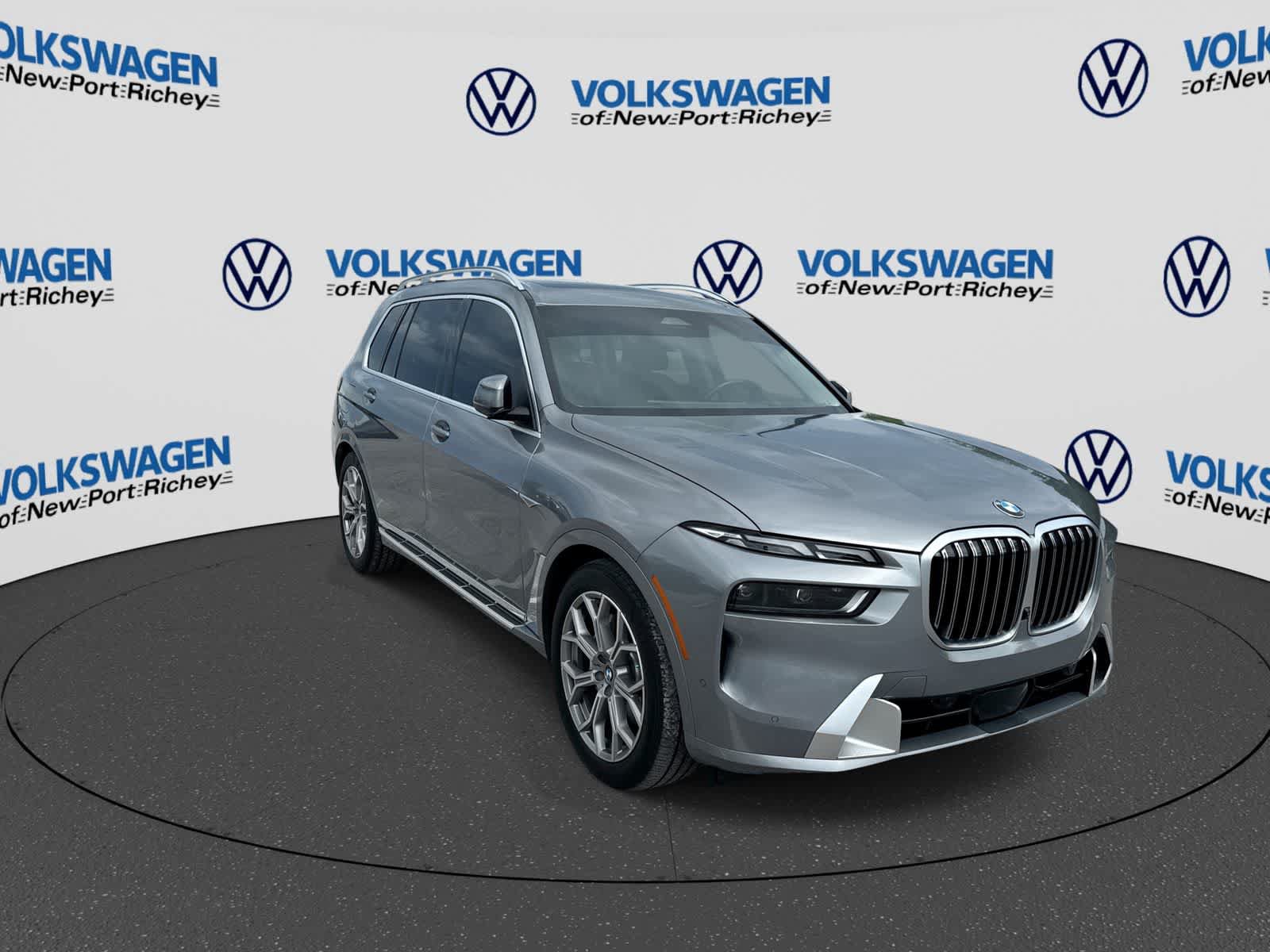 Used 2024 BMW X7 xDrive40i AWD/4WD image 16