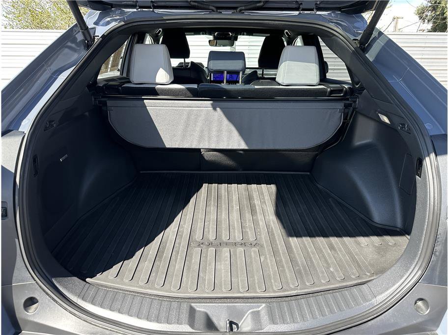 Used 2024 Subaru Solterra w/ Limited Package image 31