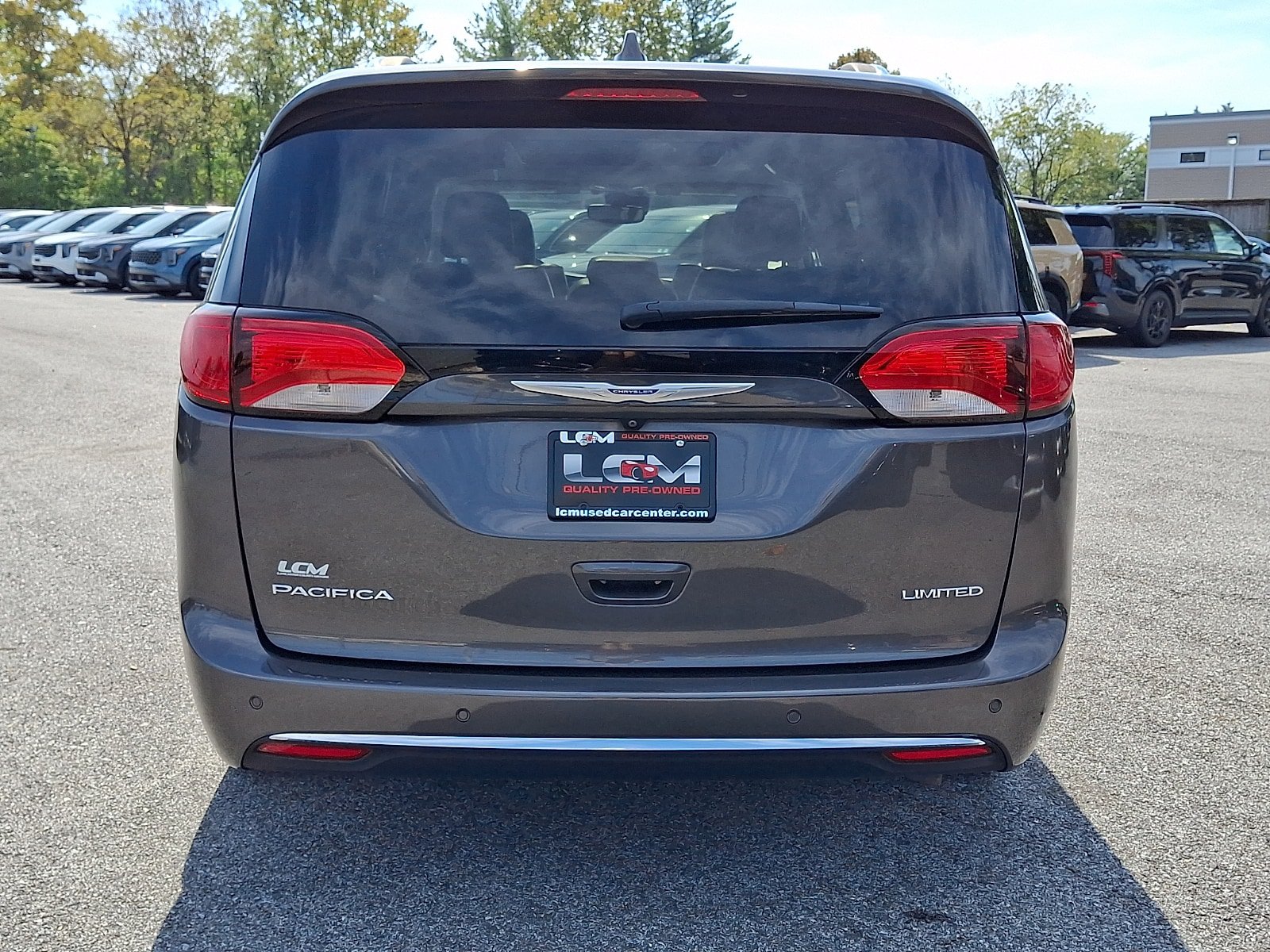 Used 2019 Chrysler Pacifica Limited w/ Advanced Safetytec Group FWD image 6