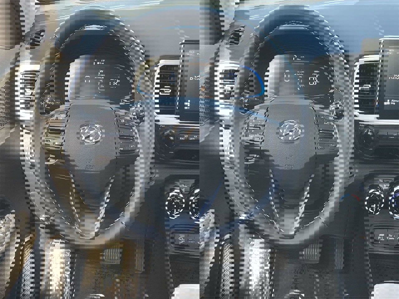 Certified 2026 Hyundai Venue SEL image 13