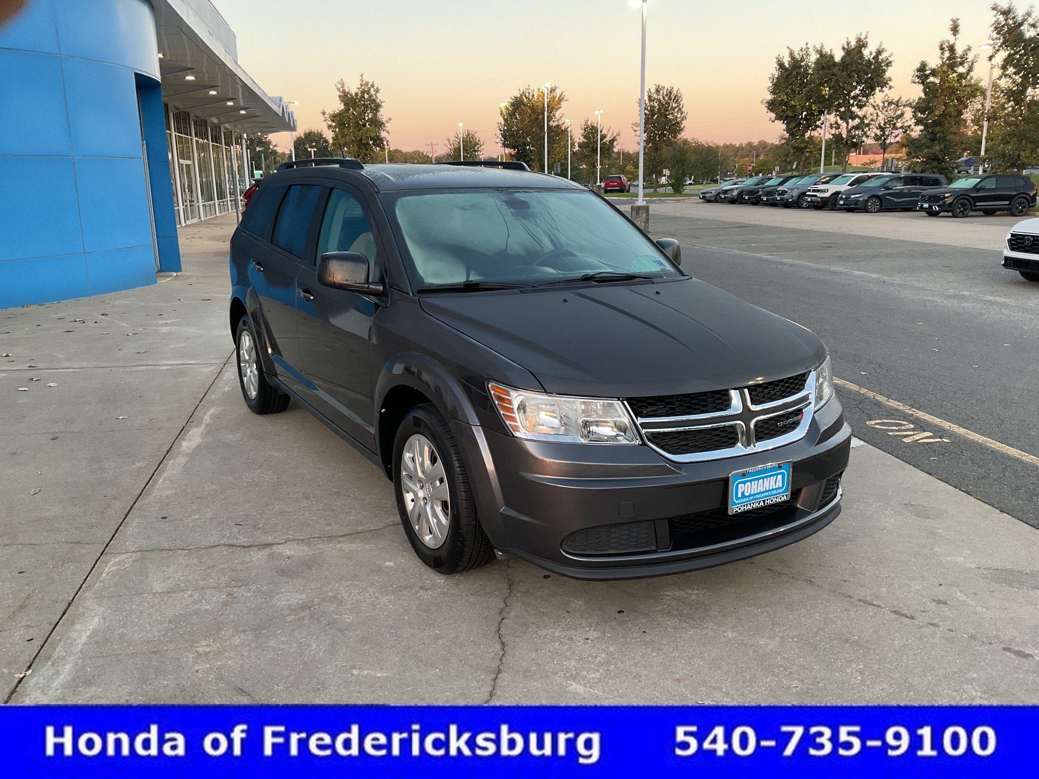 Used 2018 Dodge Journey SE FWD image 8