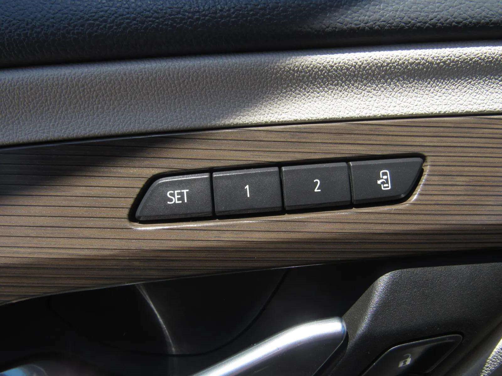 Used 2023 GMC Terrain Denali w/ Denali Premium Package AWD/4WD image 25