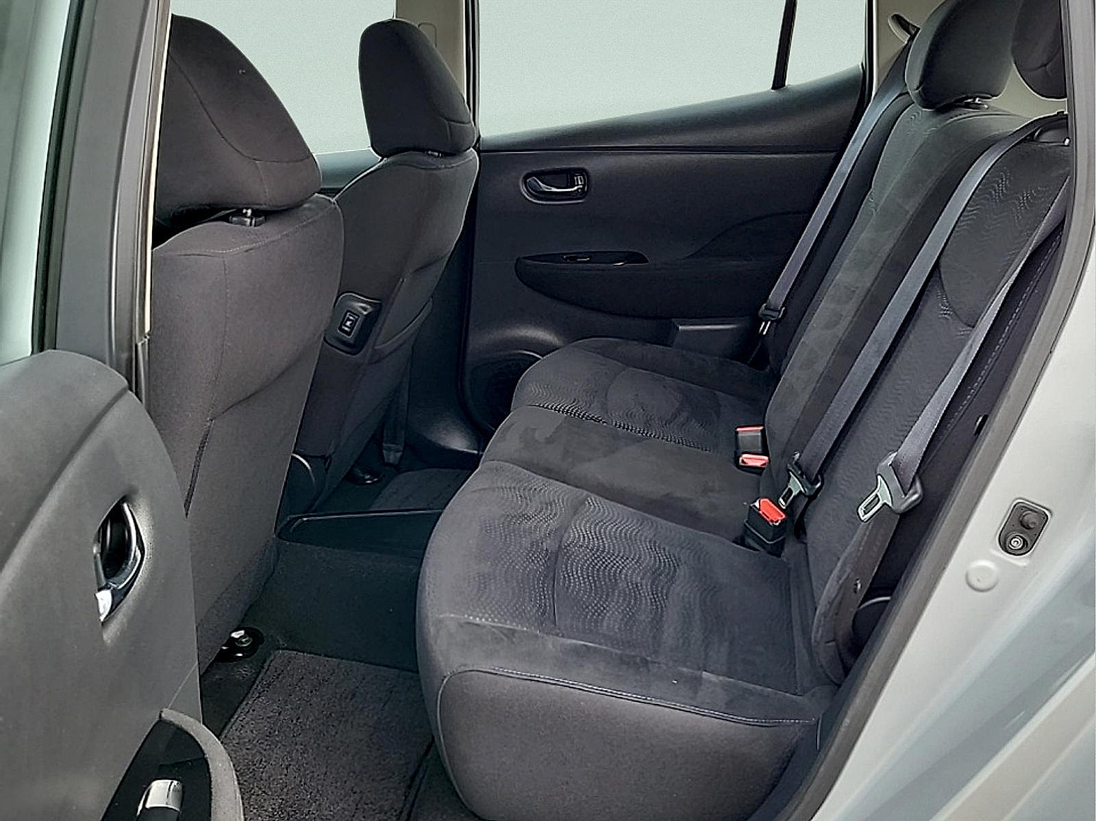 Used 2014 Nissan Leaf SV FWD image 12