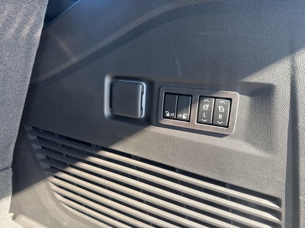 New 2026 Chevrolet Tahoe High Country image 14