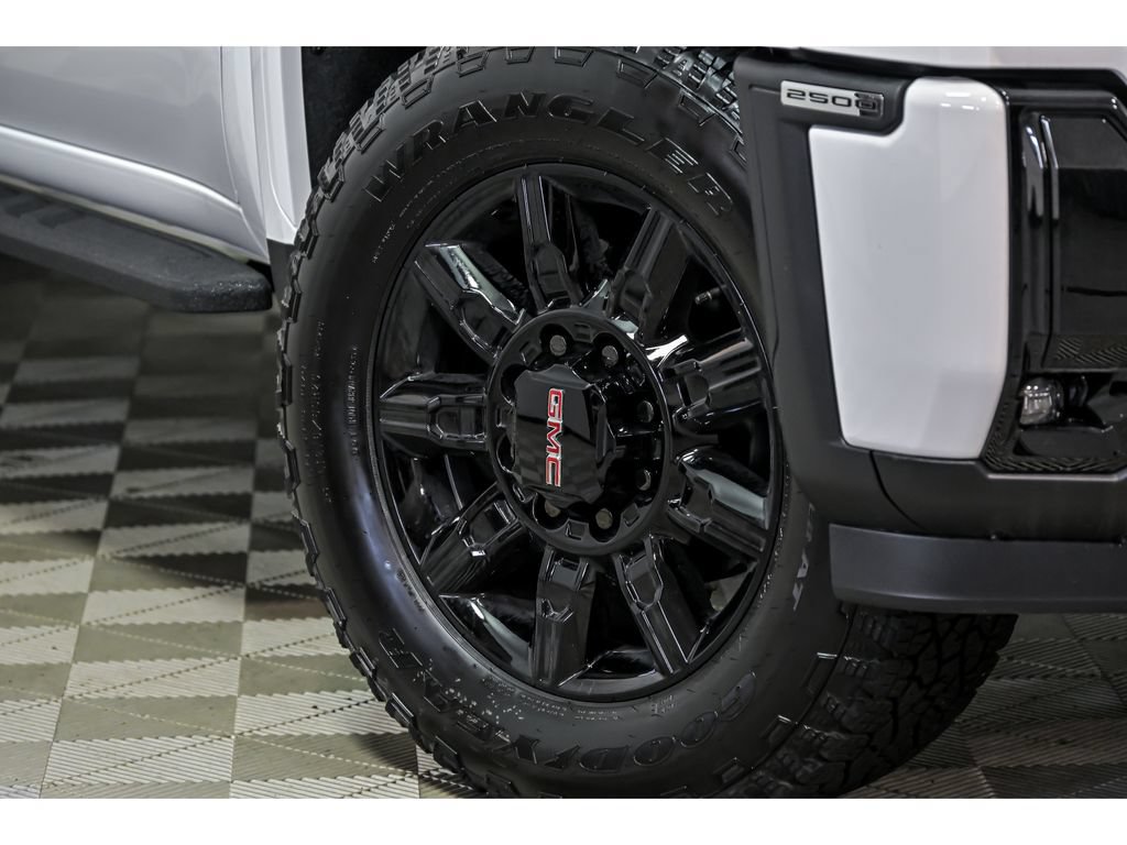 New 2026 GMC Sierra 2500 AT4 w/ AT4 Premium Plus Package AWD/4WD video 3