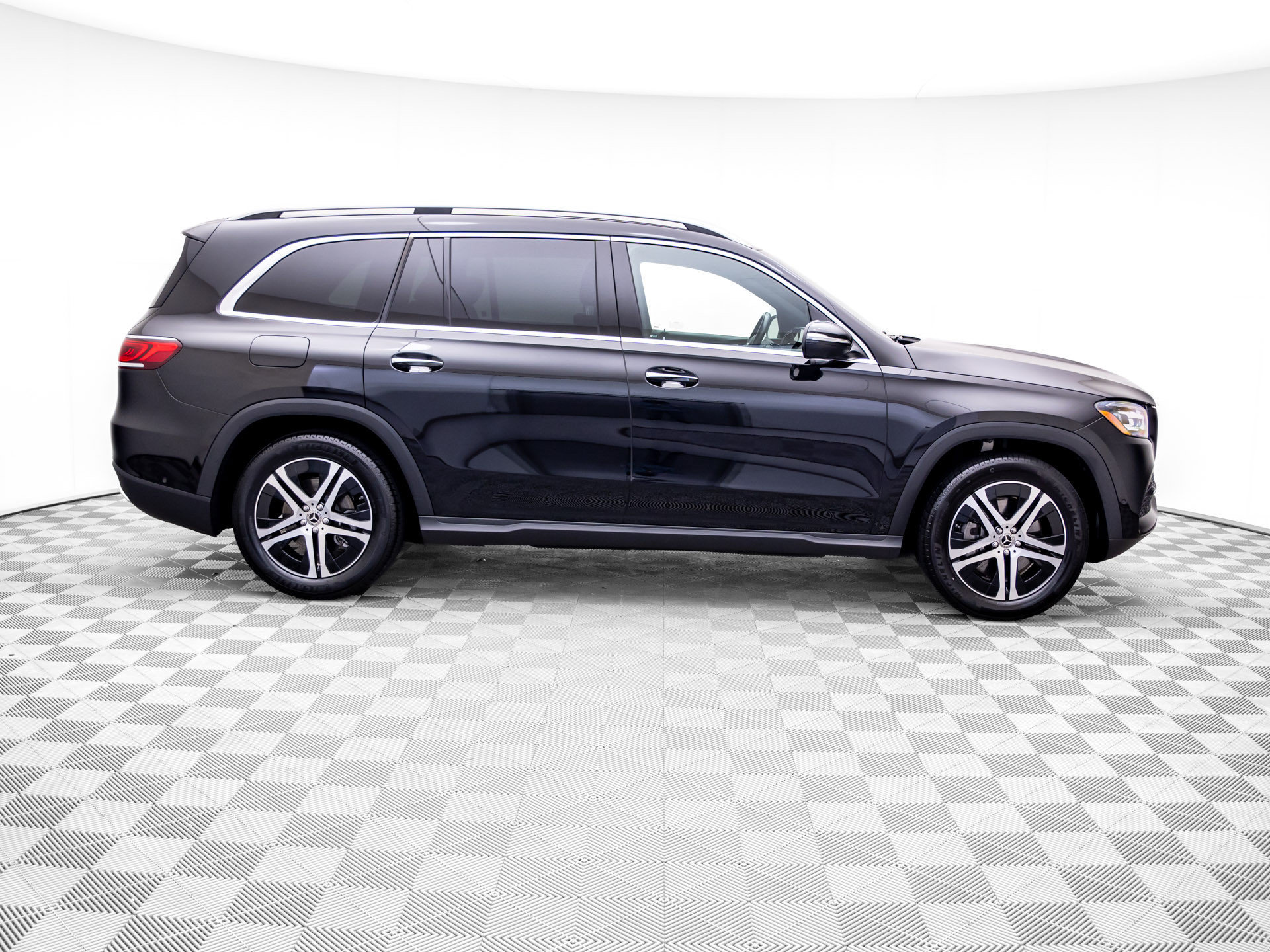 Used 2023 Mercedes-Benz GLS 450 4MATIC image 6
