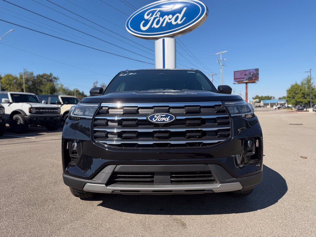 New 2027 Ford Explorer Active w/ Active Comfort Package AWD/4WD image 2