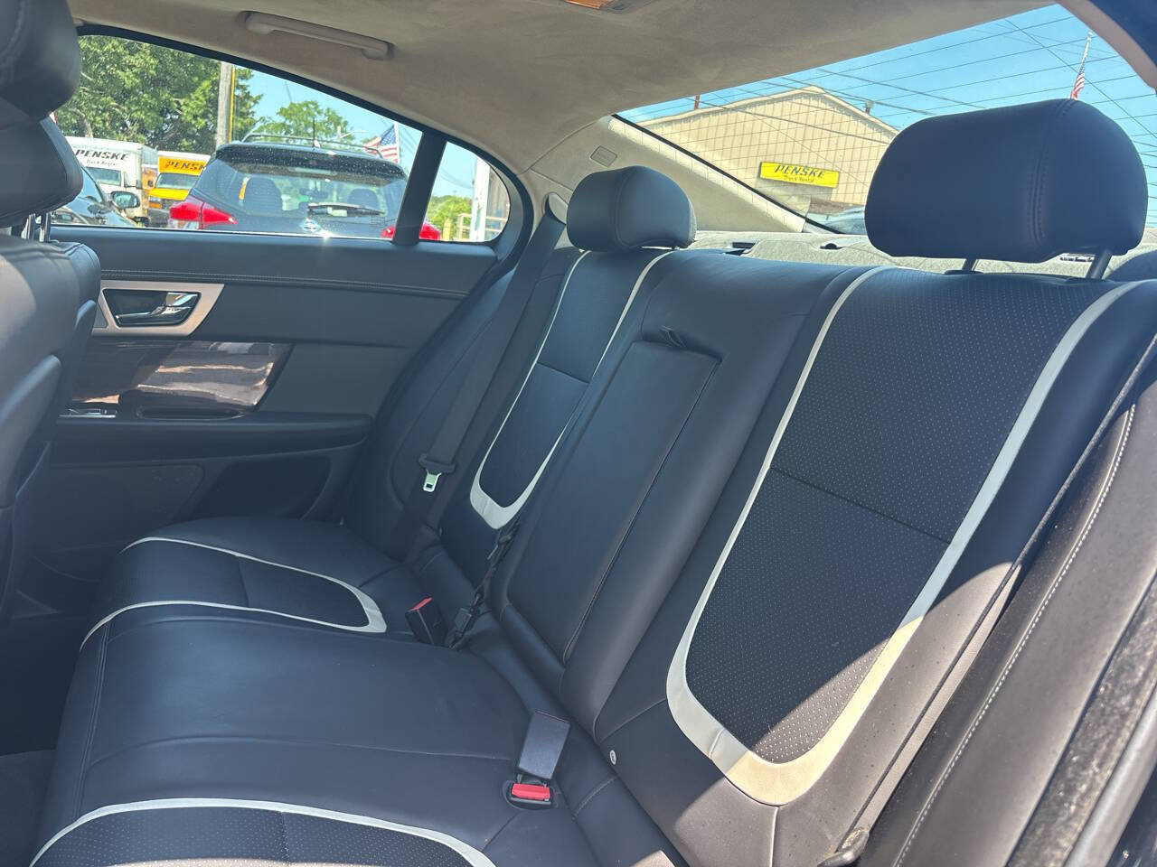 Used 2012 Jaguar XF Portfolio RWD image 25