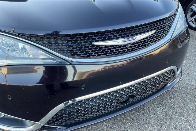 Used 2019 Chrysler Pacifica Touring Plus w/ Advanced Safetytec Group FWD image 5
