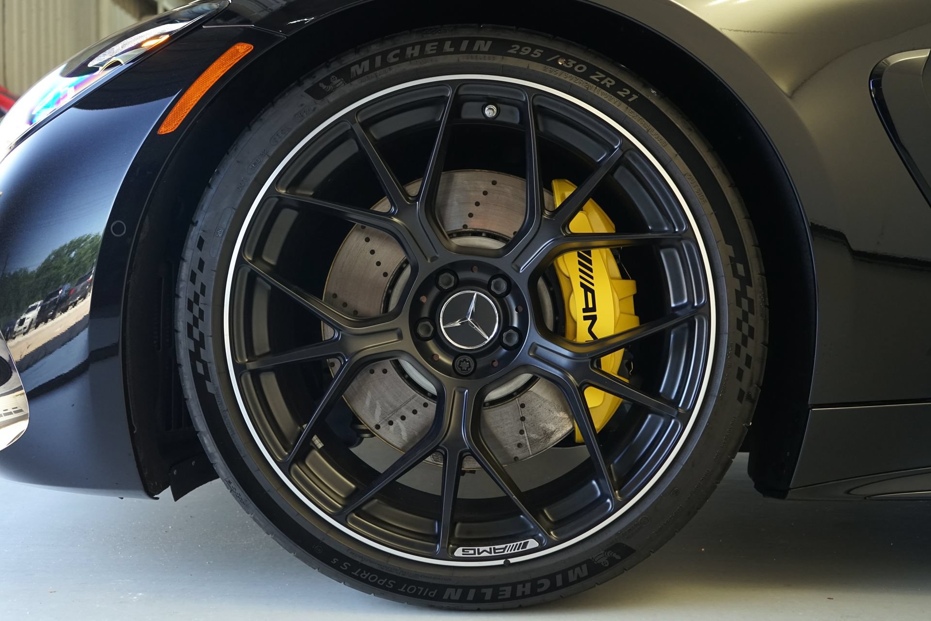 Used 2025 Mercedes-Benz AMG GT 63 image 33