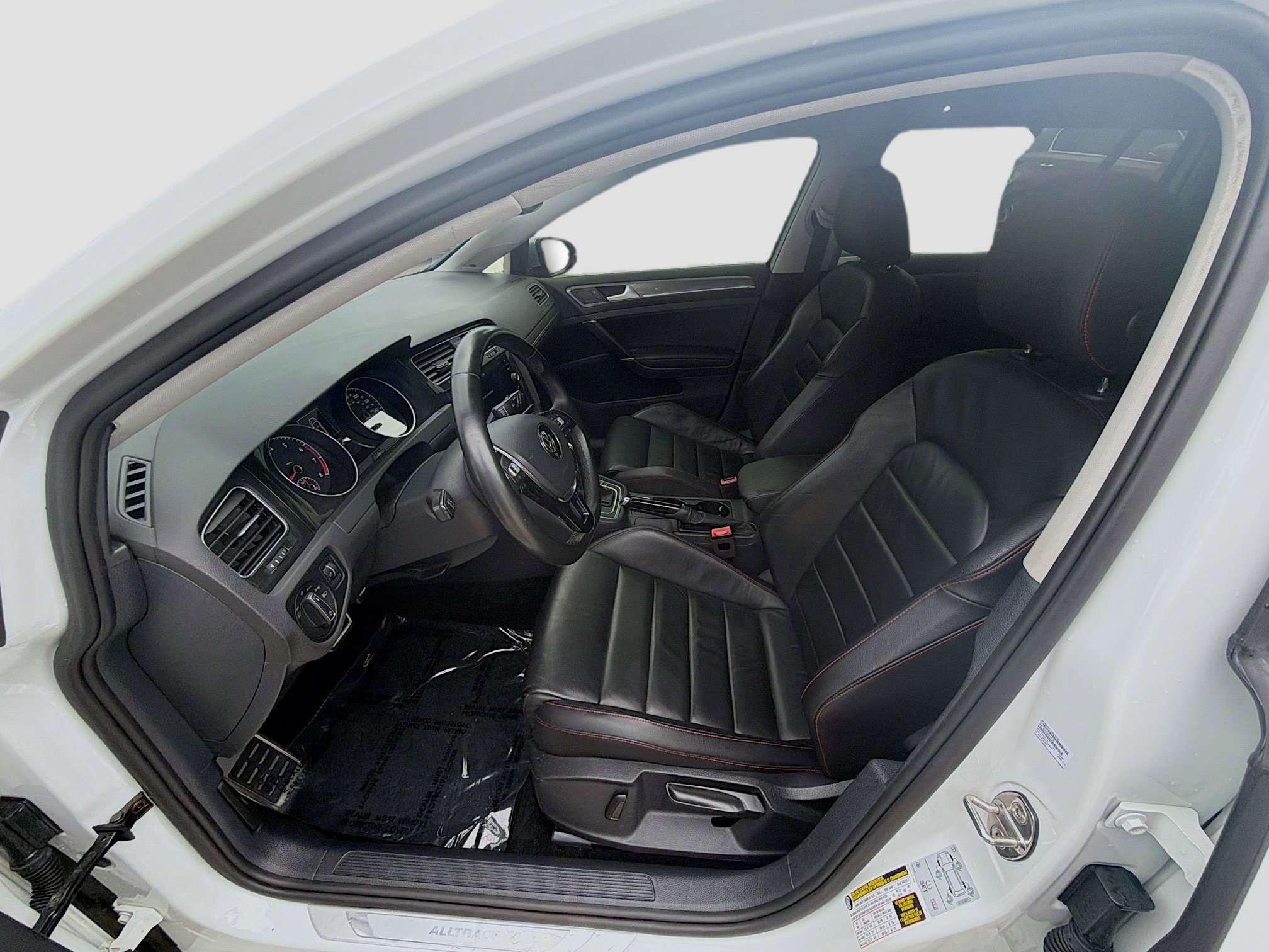 Used 2019 Volkswagen Golf Alltrack SE image 18