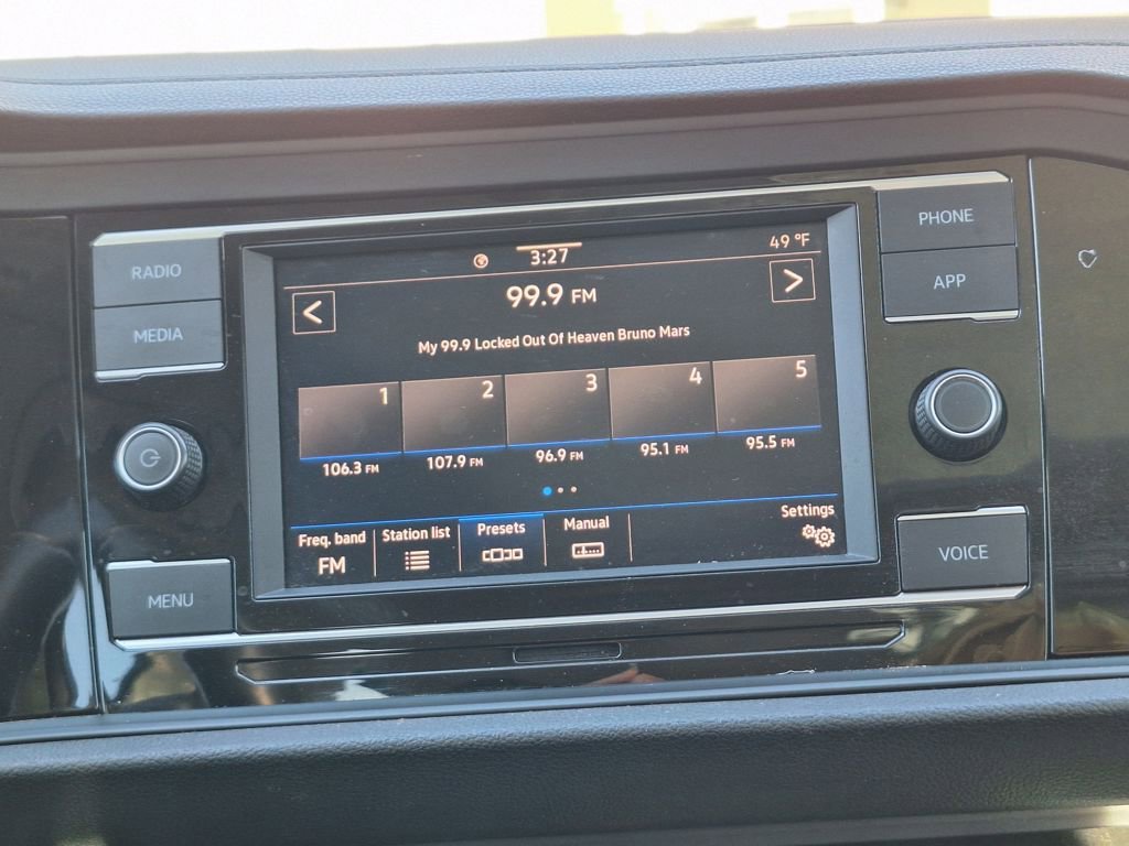 Used 2022 Volkswagen Jetta SE image 18