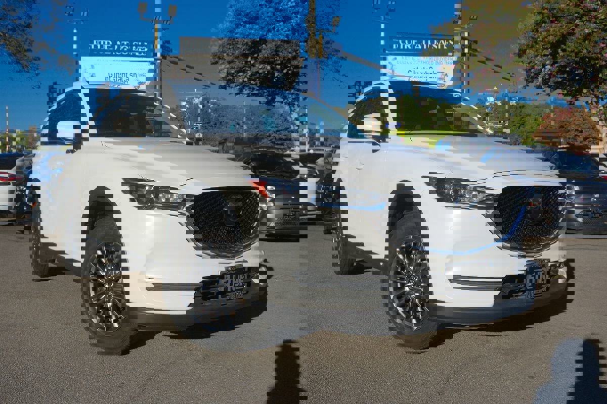 Used 2020 MAZDA CX-5 Touring image 3