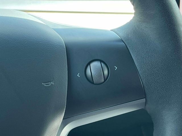 Used 2023 Tesla Model Y Long Range image 30