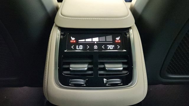 New 2026 Volvo XC90 B5 Plus AWD/4WD image 32