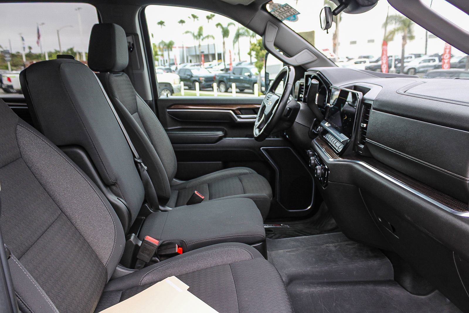 Used 2025 Chevrolet Silverado 2500 LT AWD/4WD image 16