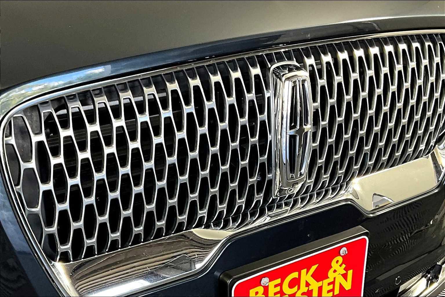 Used 2022 Lincoln Aviator Reserve w/ Elements Package Plus image 27