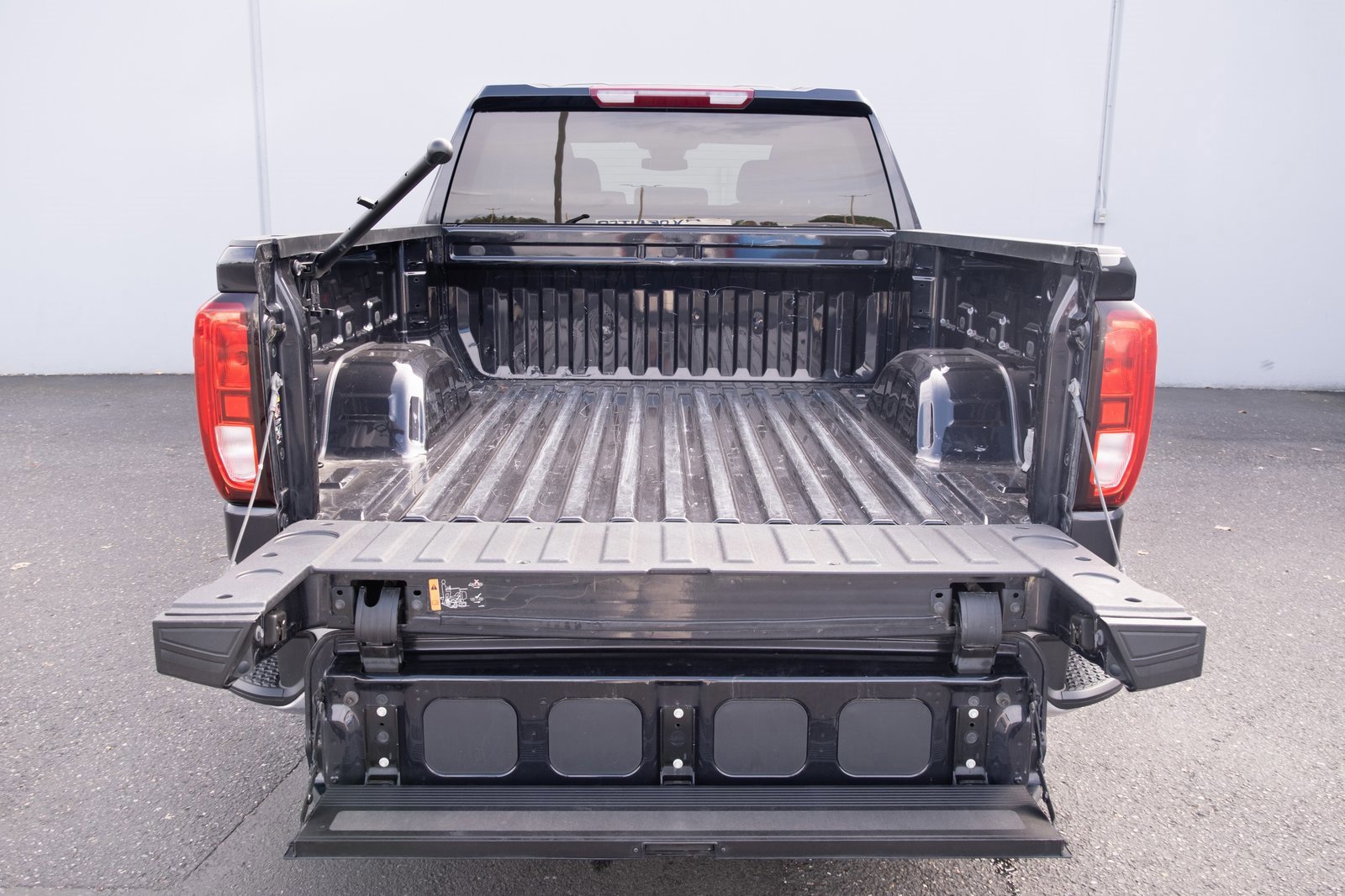 Used 2023 GMC Sierra 1500 SLE image 22