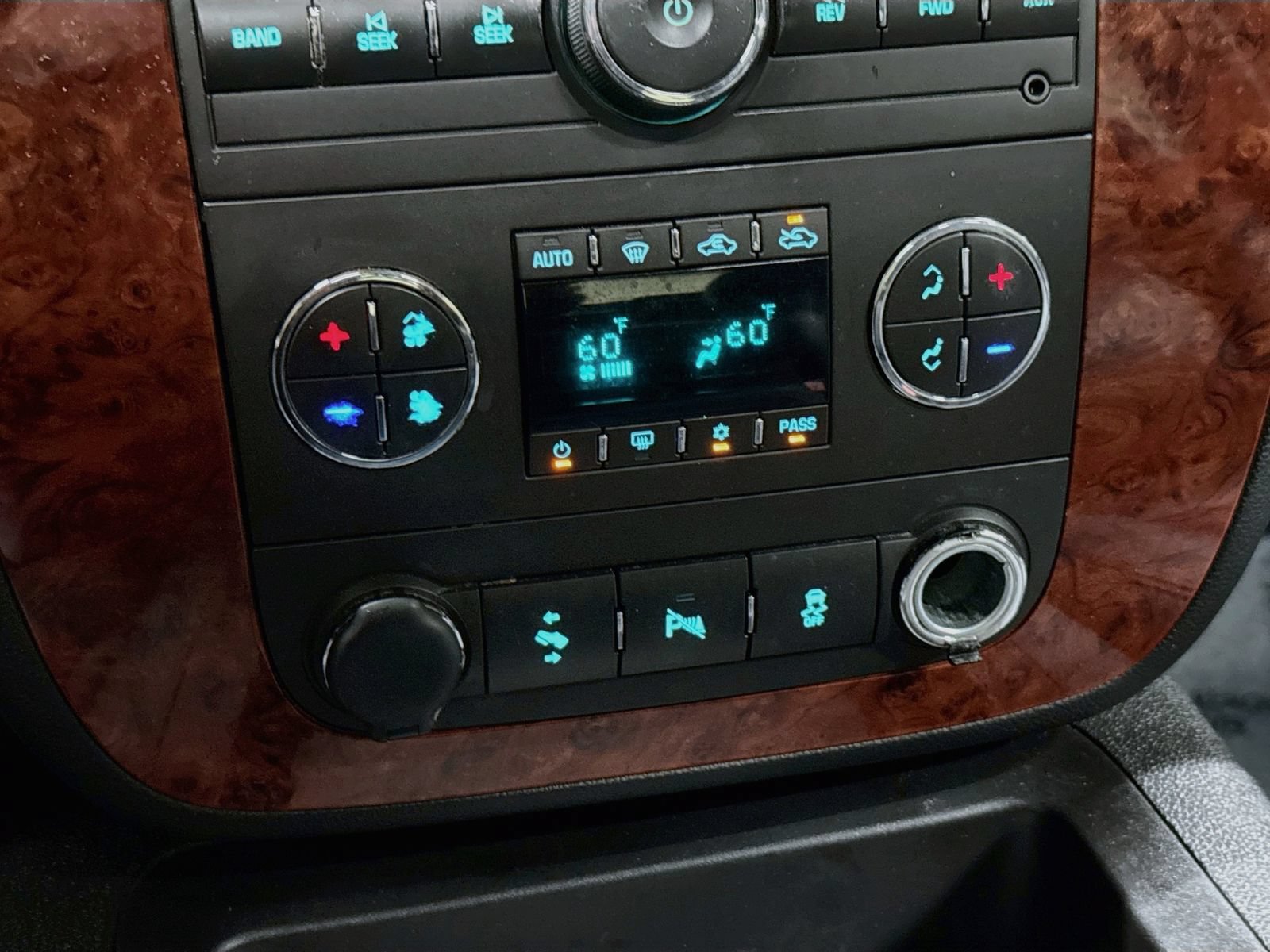 Used 2013 Chevrolet Avalanche LT w/ All-Star Edition AWD/4WD image 17