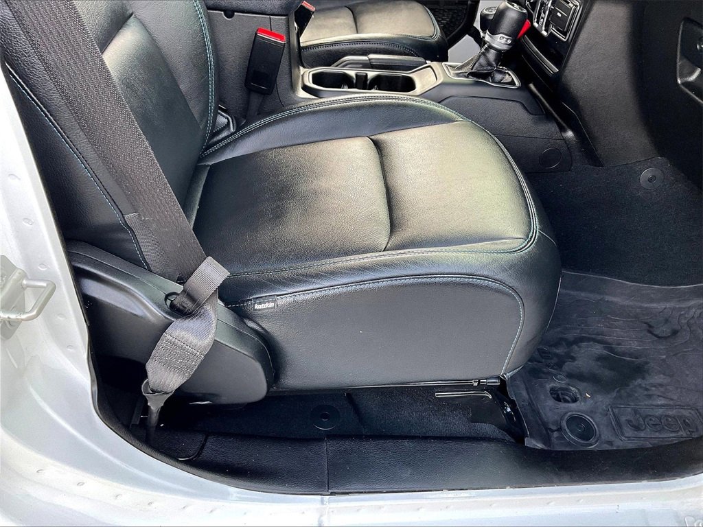 Used 2024 Jeep Wrangler Unlimited Sahara w/ Safety Group image 35