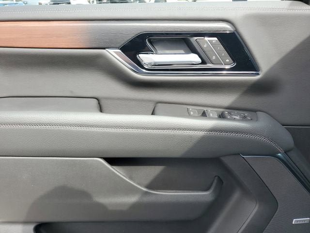 New 2026 GMC Yukon XL Denali w/ Sun & Power Step Package image 17