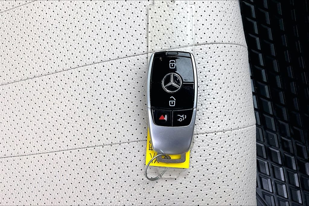Used 2017 Mercedes-Benz E 400 4MATIC Wagon image 11