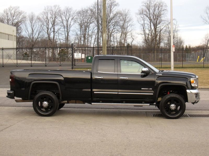 Used 2015 GMC Sierra 2500 SLT w/ Driver Alert Package image 10